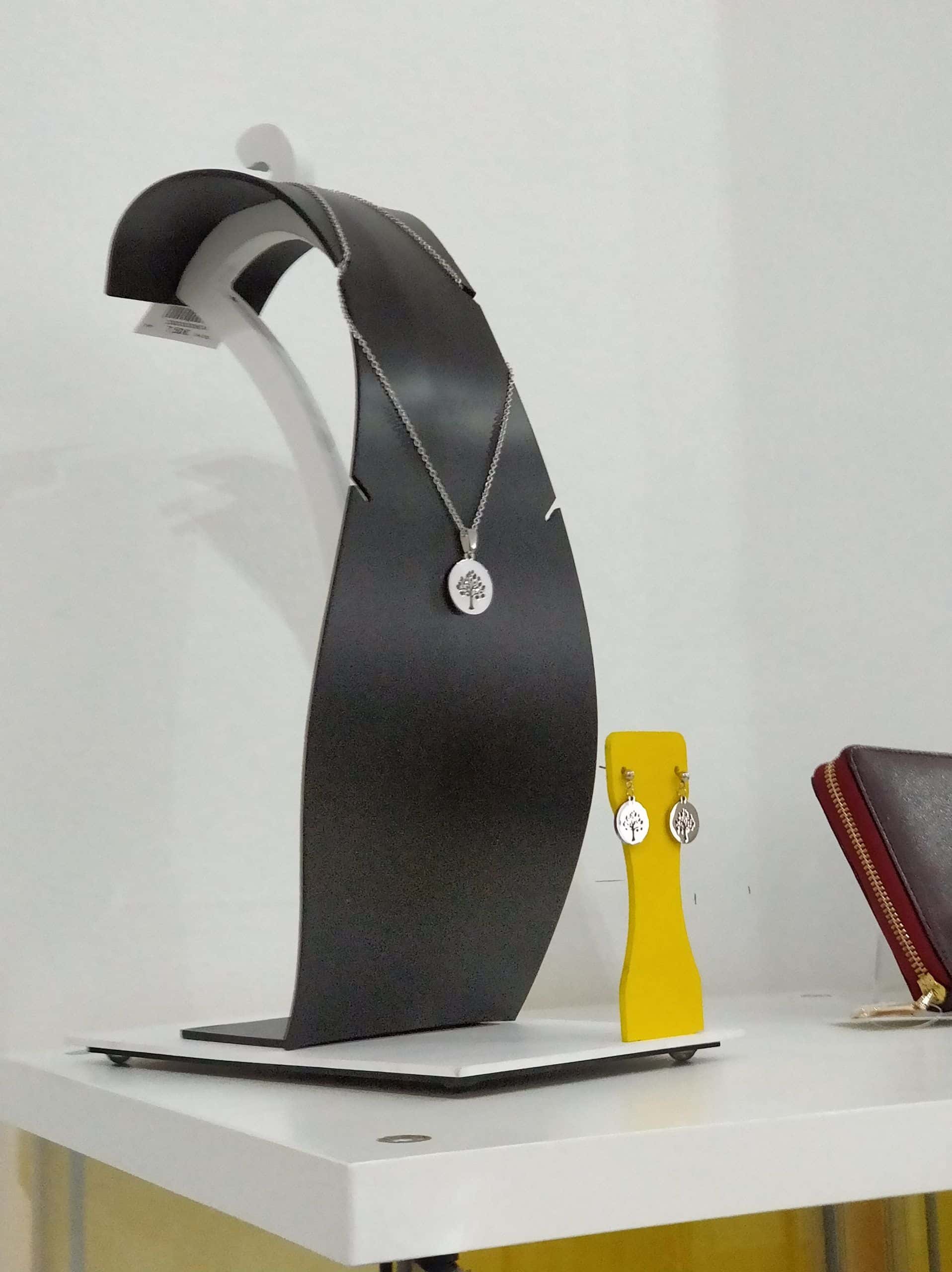 Expositor de bijuteria em pvc