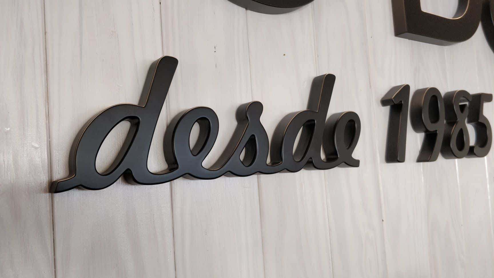 Letras em mdf lacadas preto pormenor