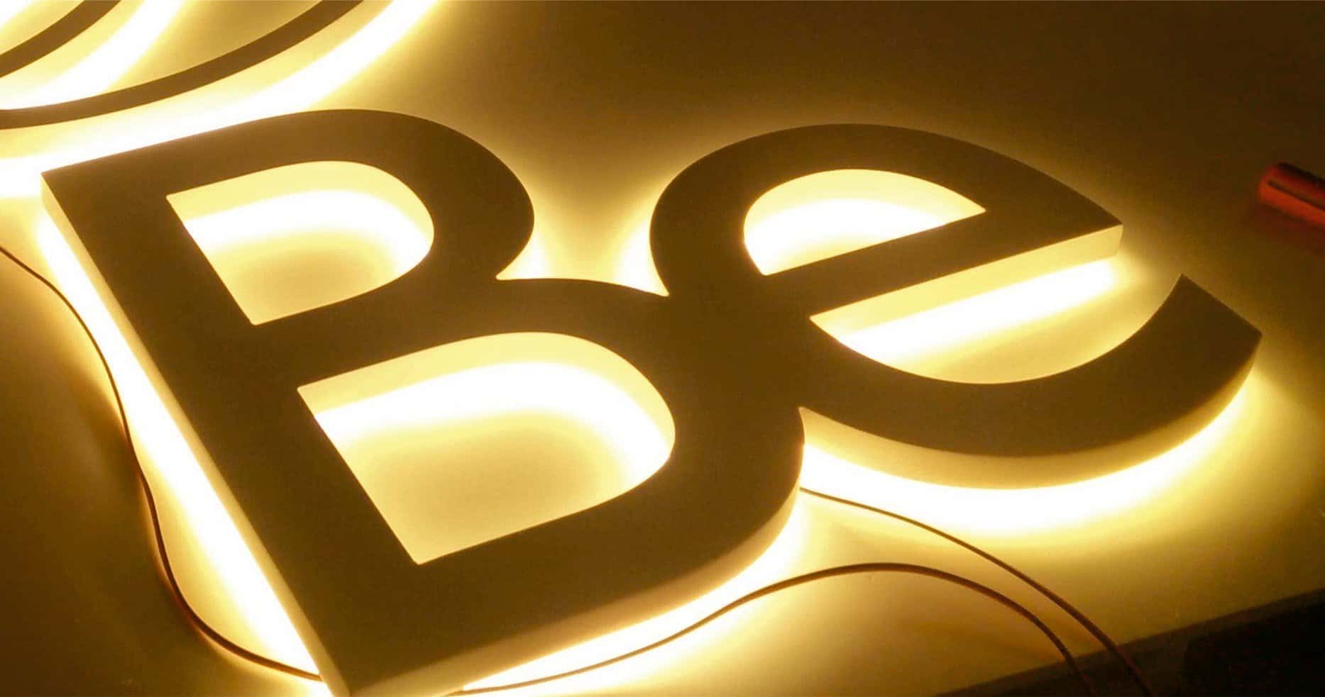 Letras em pvc c/ retro iluminação pormenor