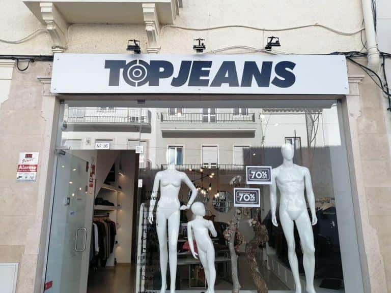 Reclame em luxbond c/ projectores