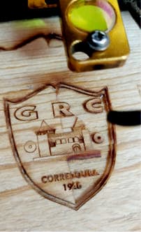 Corte CNC a laser em acrílico ou madeira