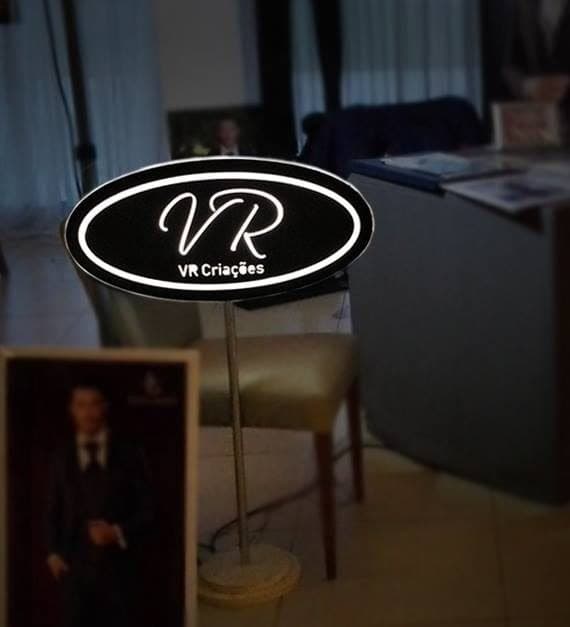 Reclame oval luminoso VR Criações