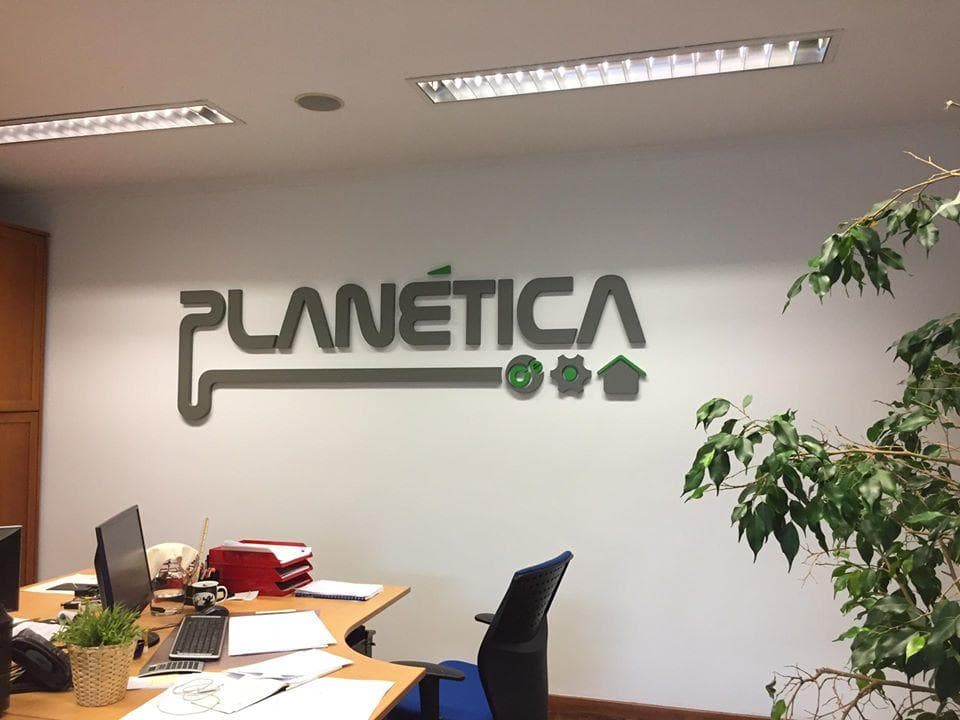 Letras em mdf lacadas verde e cinza