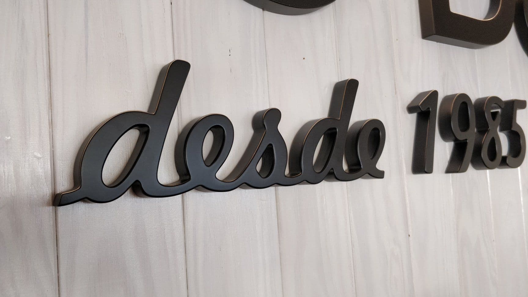 Letras em mdf lacadas preto pormenor