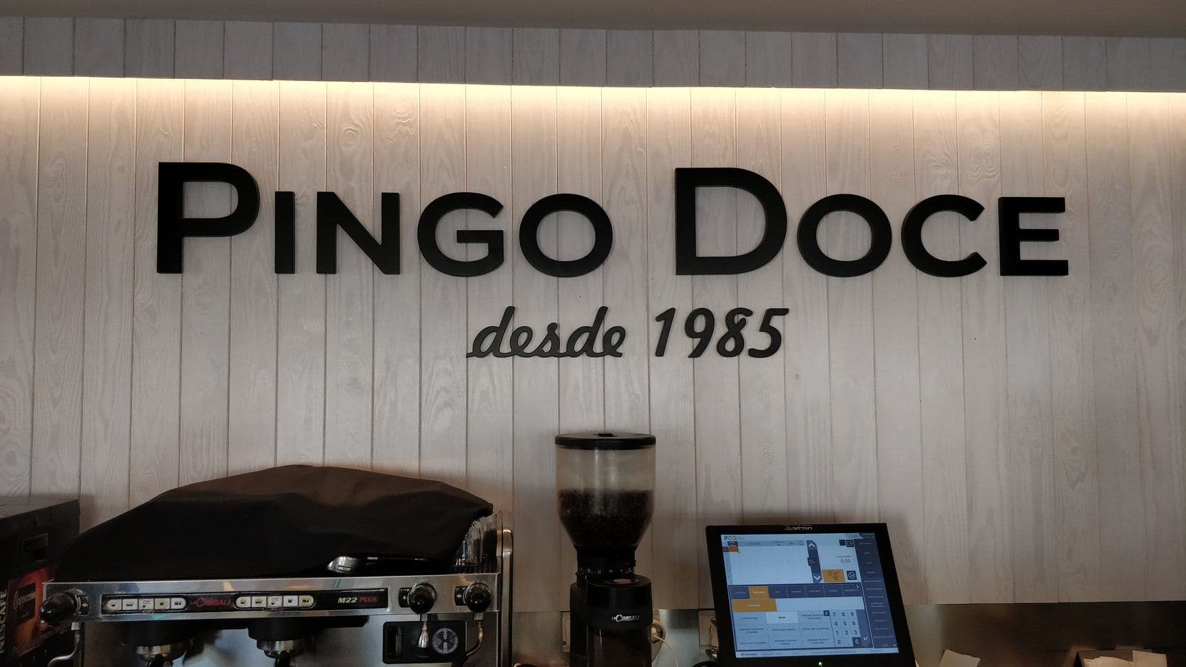 Letras em mdf lacadas preto