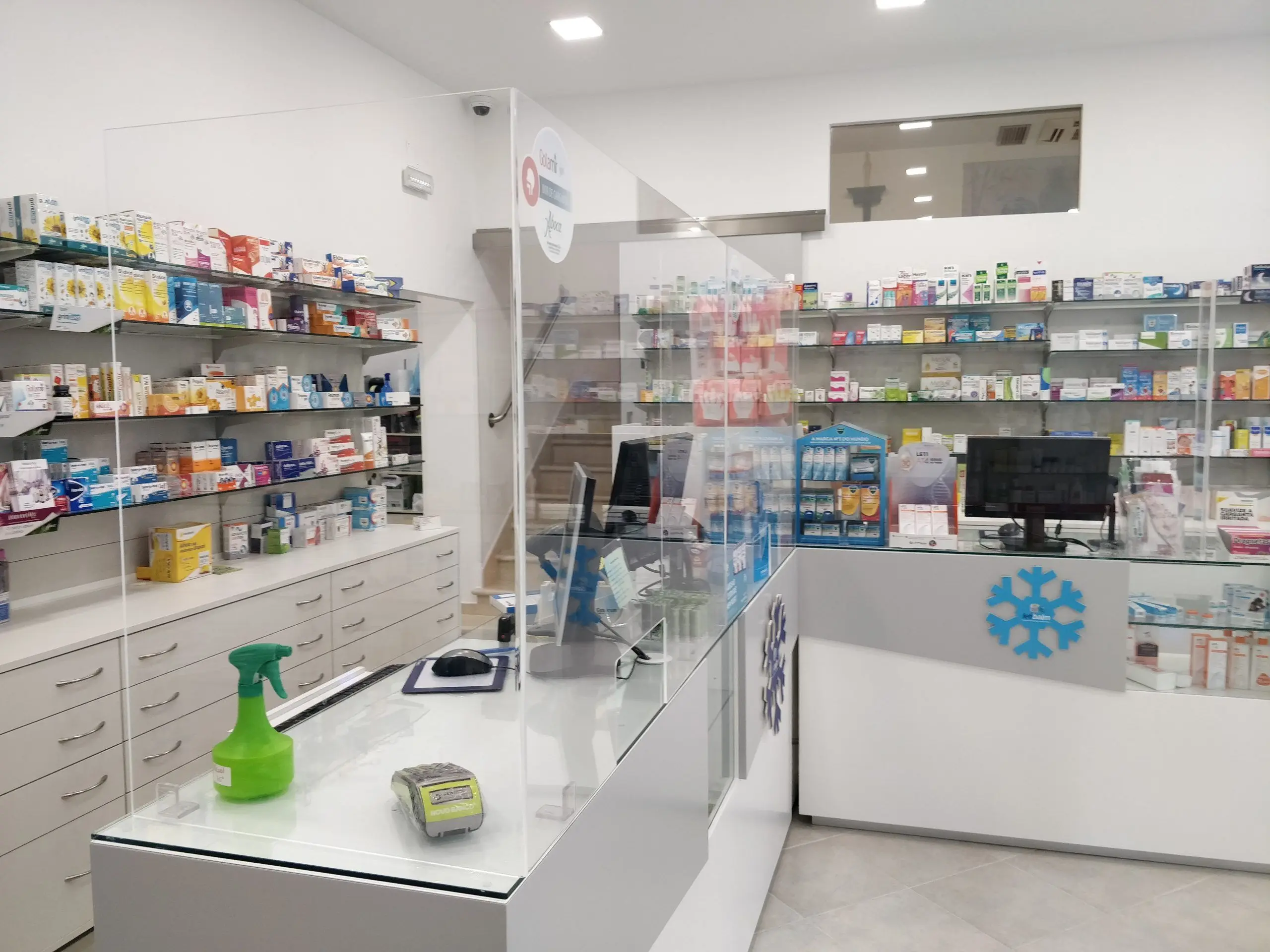 Protecções de balcão em acrílico