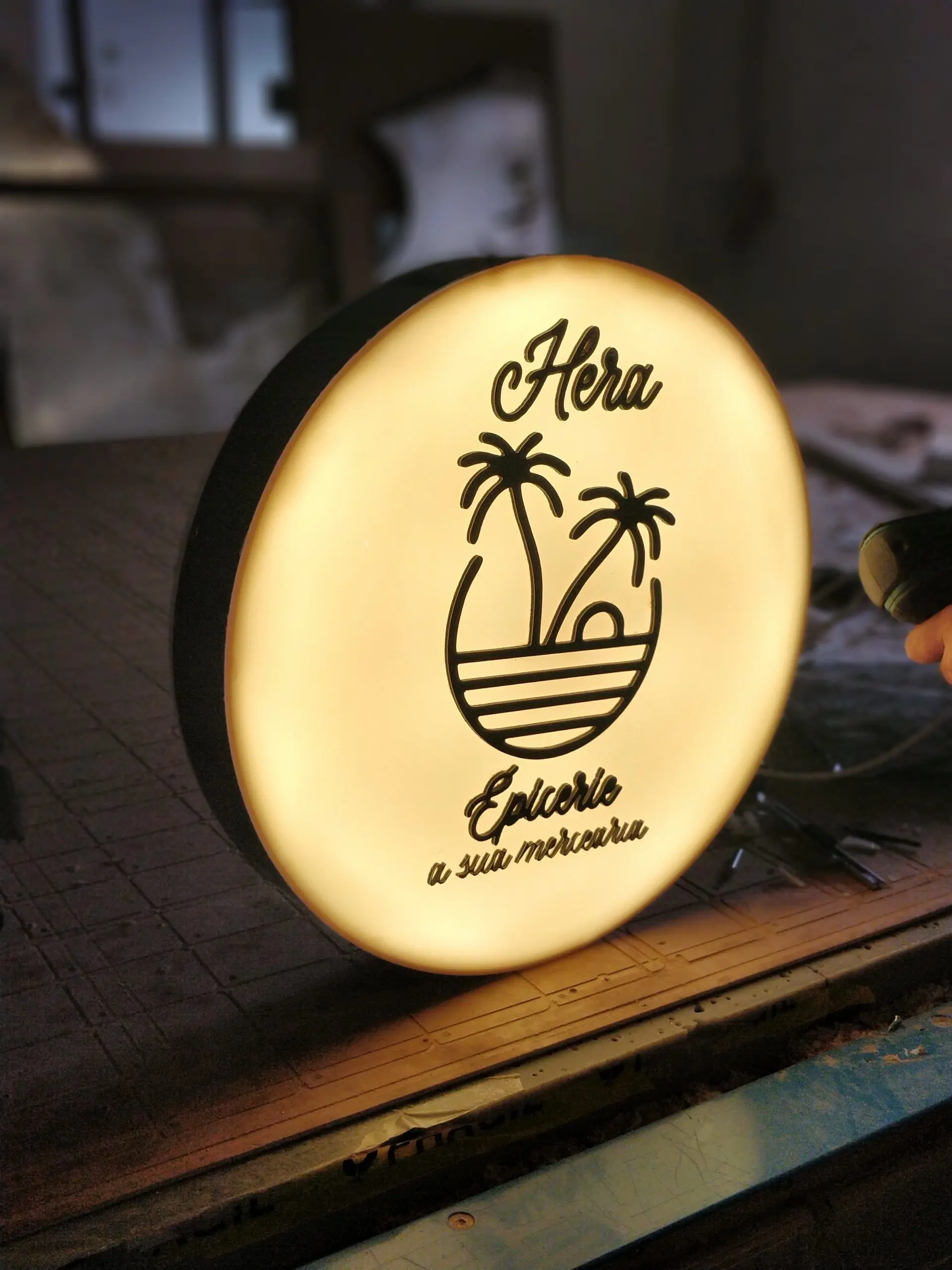 Caixa de luz circular para loja