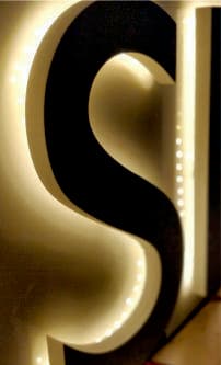Reclames luminosos e letras em corte CNC