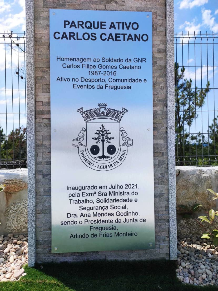 Placa de inauguracao para parque em Dibond escovado