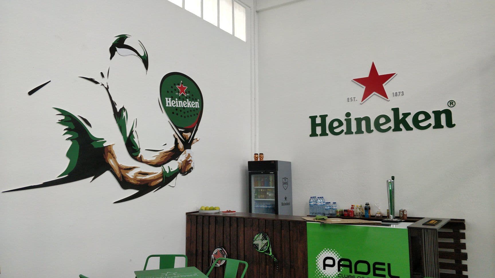 Impressão UV e corte em PVC — trabalho de corte CNC